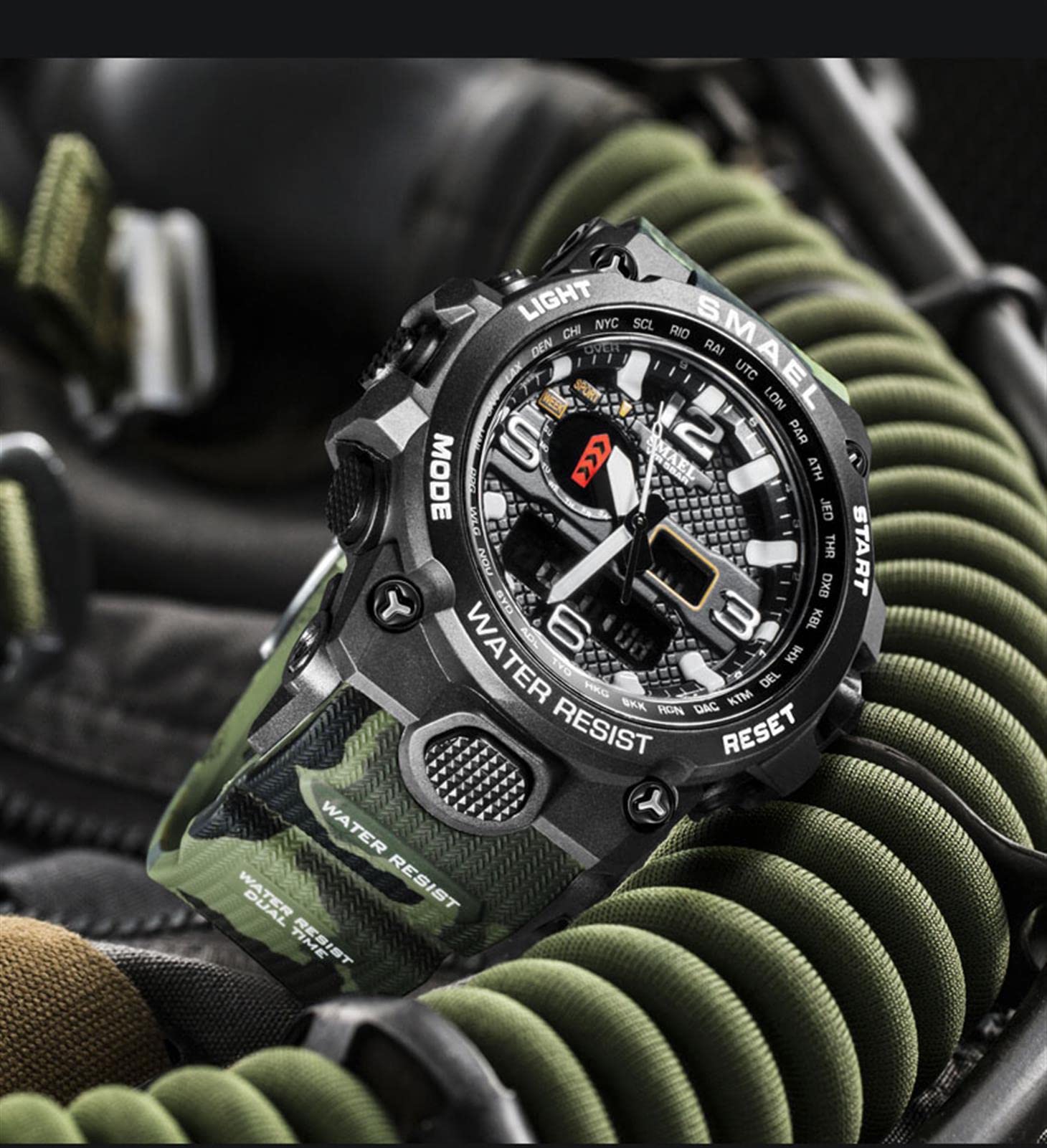 Montre De Sport pour Homme, Montre Militaire Étanche À 50 M, Montre À Double Affichage LED avec Chronomètre, Alarme, Calendrier, Montre Multifonction 12/24 Heures