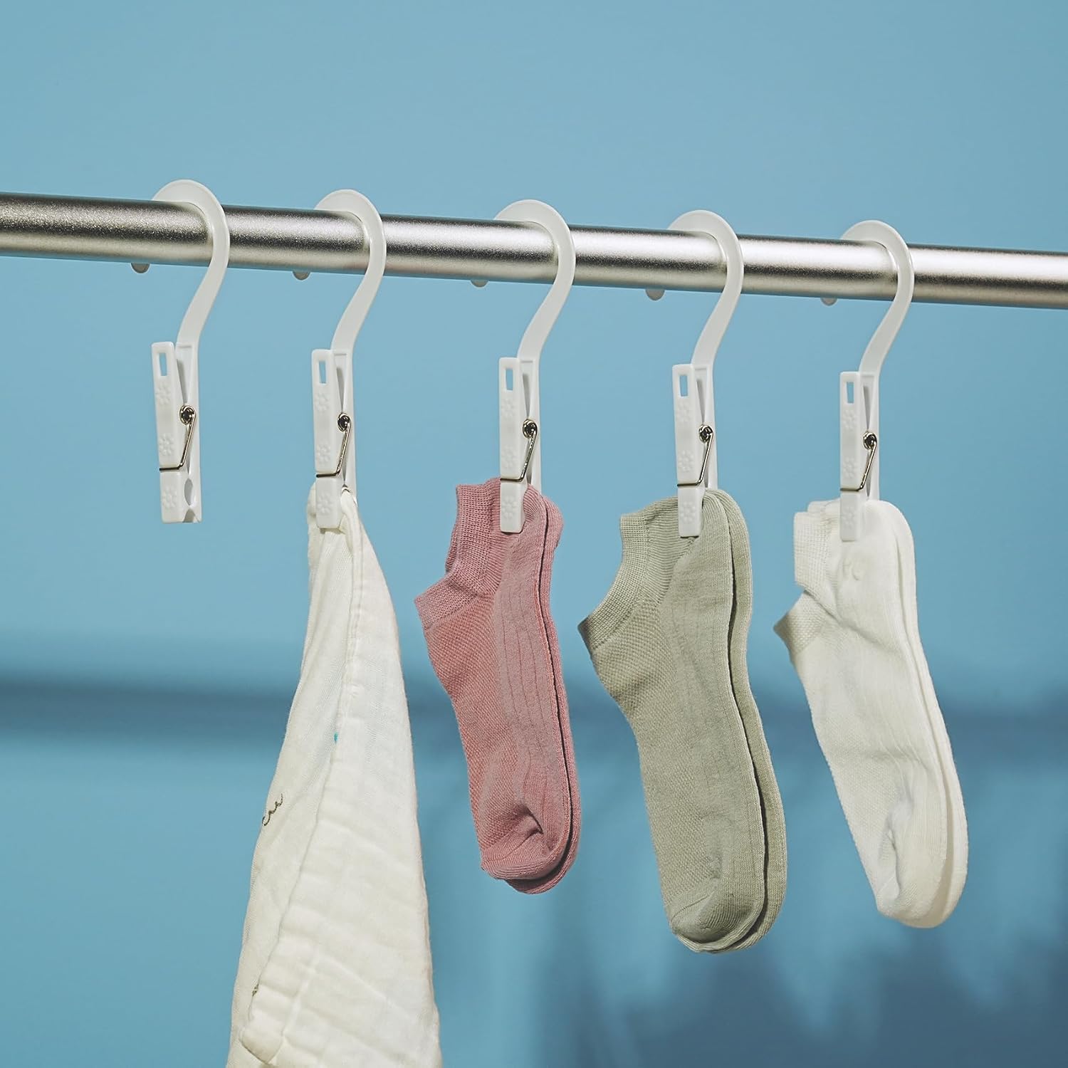 New Talent Laundry Hooks Clip Set of 12, Clothing Pin Hooks, Plastic Clothes Hangers, for Bathroom Travel Portable,White image 5