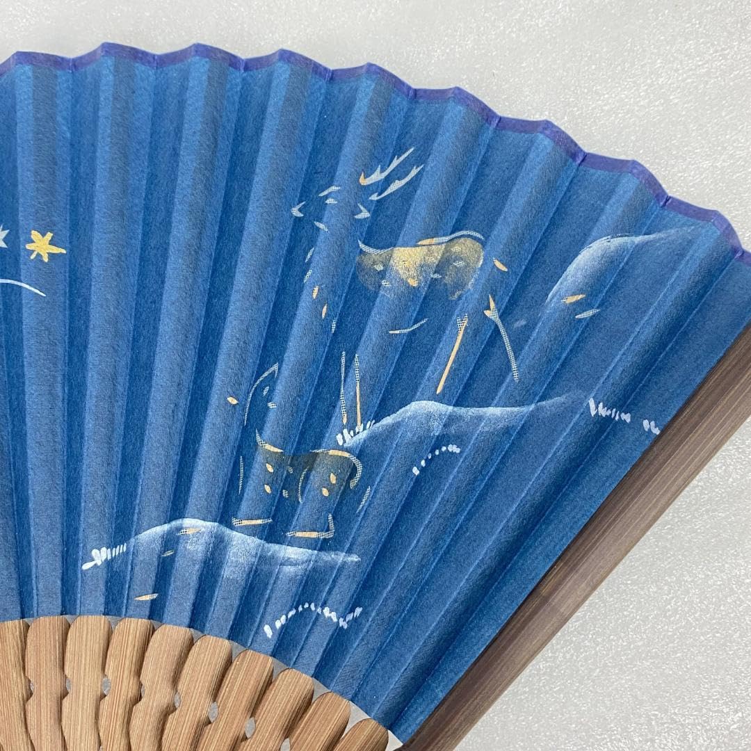 Amazon.co.jp: 扇子 扇 特産奈良扇 池田含香堂 紺地に鹿 : ファッション