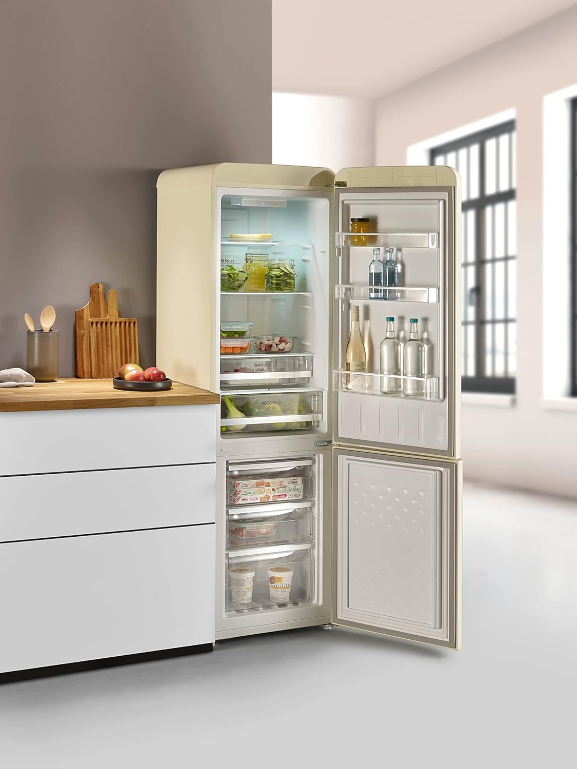 Severin Frigorifero Congelatore combinato Total NoFrost, posa libera, Larghezza 54cm, 250 L, Classe E, Veggibox incluso, Retro, Beige, RKG 8929 Severin Frigorifero Congelatore combinato Total NoFrost, posa libera, Larghezza 54cm, 250 L, Classe E, Veggibox incluso, Retro, Beige, RKG 8929