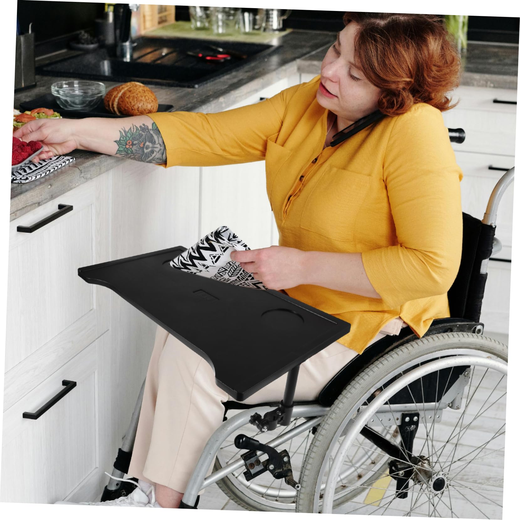 Faltbarer und Abnehmbarer Rollstuhltisch mit Tassenhalter Universelles Leichtes Tablett für Erwachsene für Rollstühle und Mobilitätshilfen Schwarz
