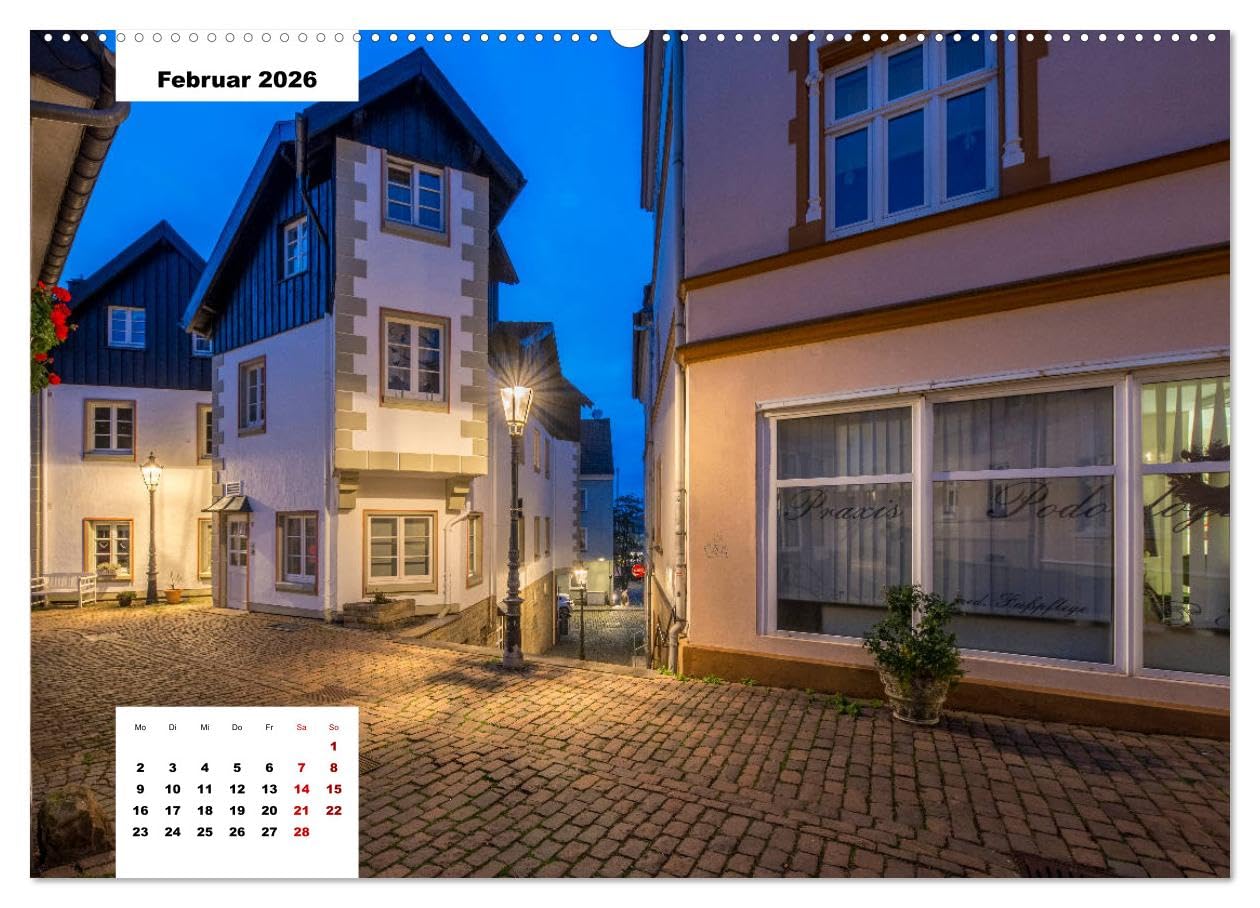 Lüdenscheid - Die Altstadt 2026 (hochwertiger Premium Wandkalender 2026 DIN A2 quer), Kunstdruck in Hochglanz: Die ältesten Häusern mit mit der Kamera zur blauen Stunde fotografiert (CALVENDO Orte)