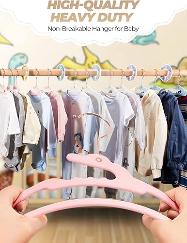 Miniatura 8 de HOUSE DAY Paquete de 60 perchas de terciopelo prémium para bebés, perchas de terciopelo para niños de 11.4 pulgadas, perchas resistentes para