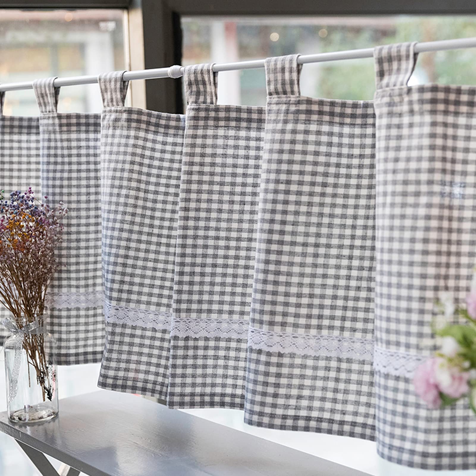 Cortinas de cocina a cuadros estilo rural para crear un ambiente acogedor y natural
