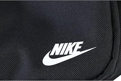 nike heritage 2.0 flight bag in black