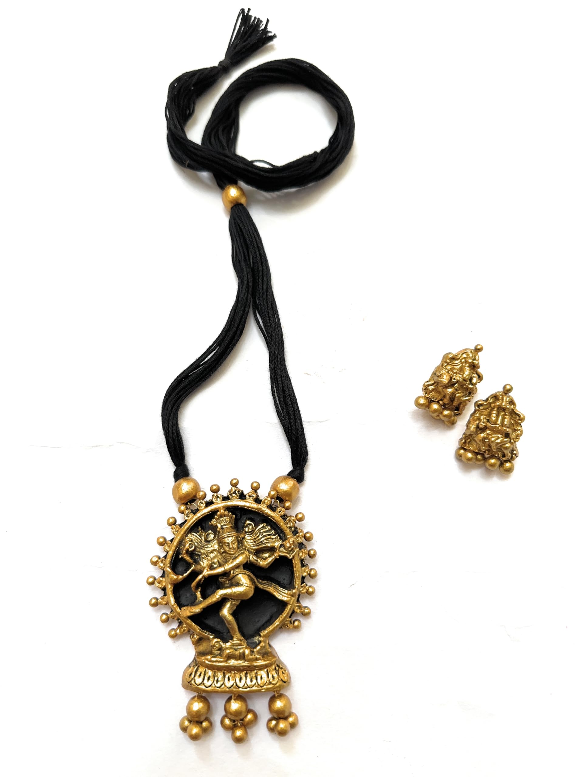 See full amazon price history chart for Sanaas Terracotta Jewellery Women Natraj Pendant Rope Terracotta Necklace Set Black With Gold Colour Sanaas Terracotta Jewellery Women Natraj Pendant Rope Terracotta Necklace Set Black With Gold Colour (B0B9KXC49J) Amazon Price History, Amazon Price Tracker