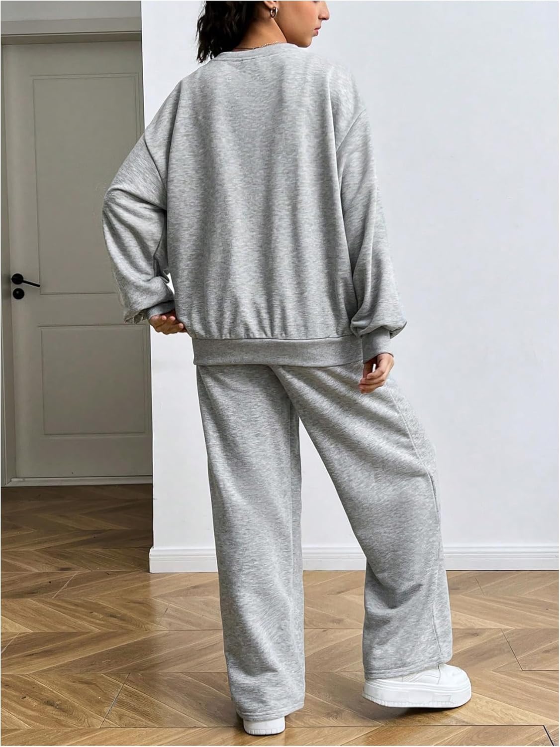 Verdusa Girl's 2 Piece Sweatsuit Outfits Pullover Sweatshirts and Wide Leg Sweatpants with Pockets Casual Matching Sets - Image 2