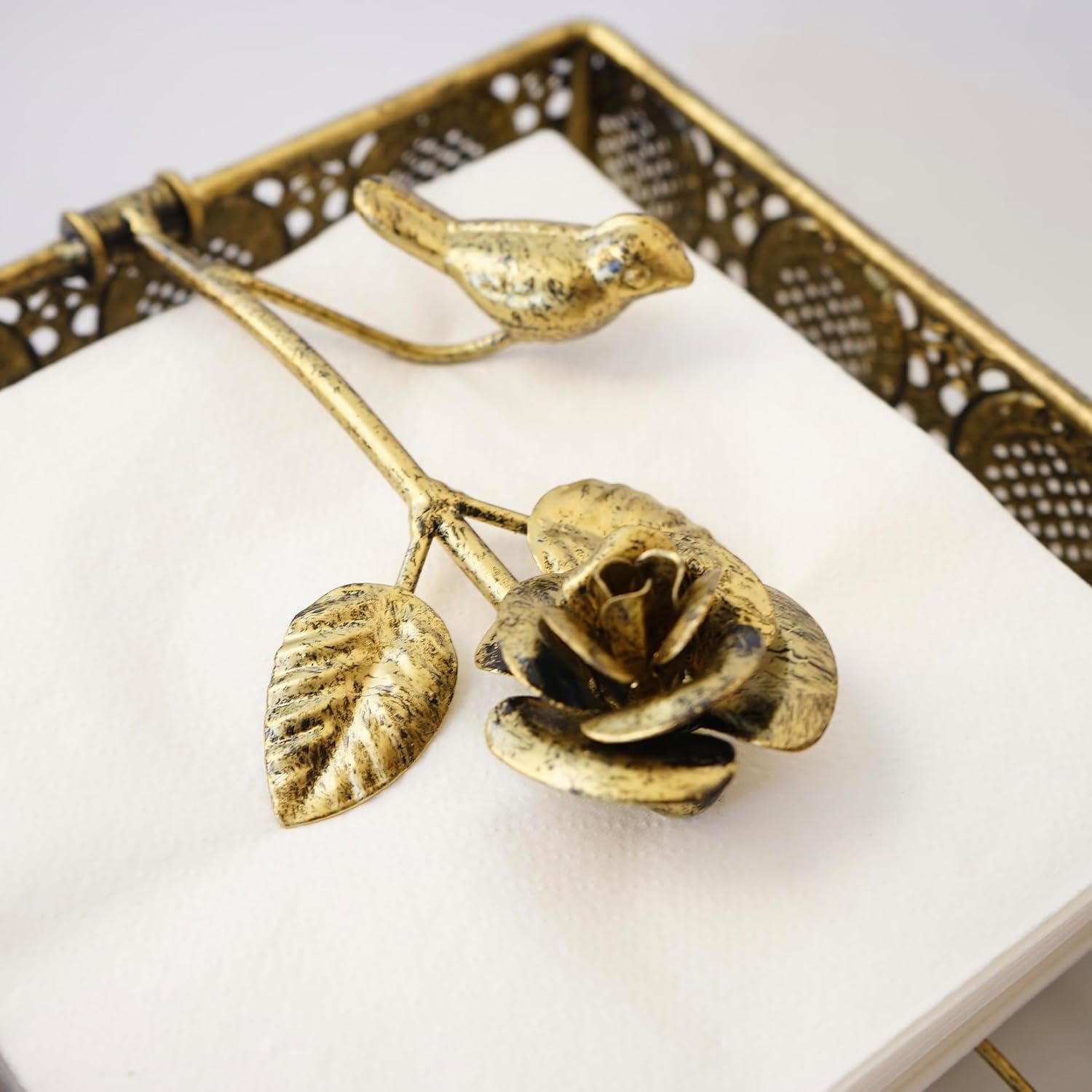 Flat Antique Brass Painting Metal Napkin Holder with Vintage and Classic Bird Design For Kitchen and Dinner Table