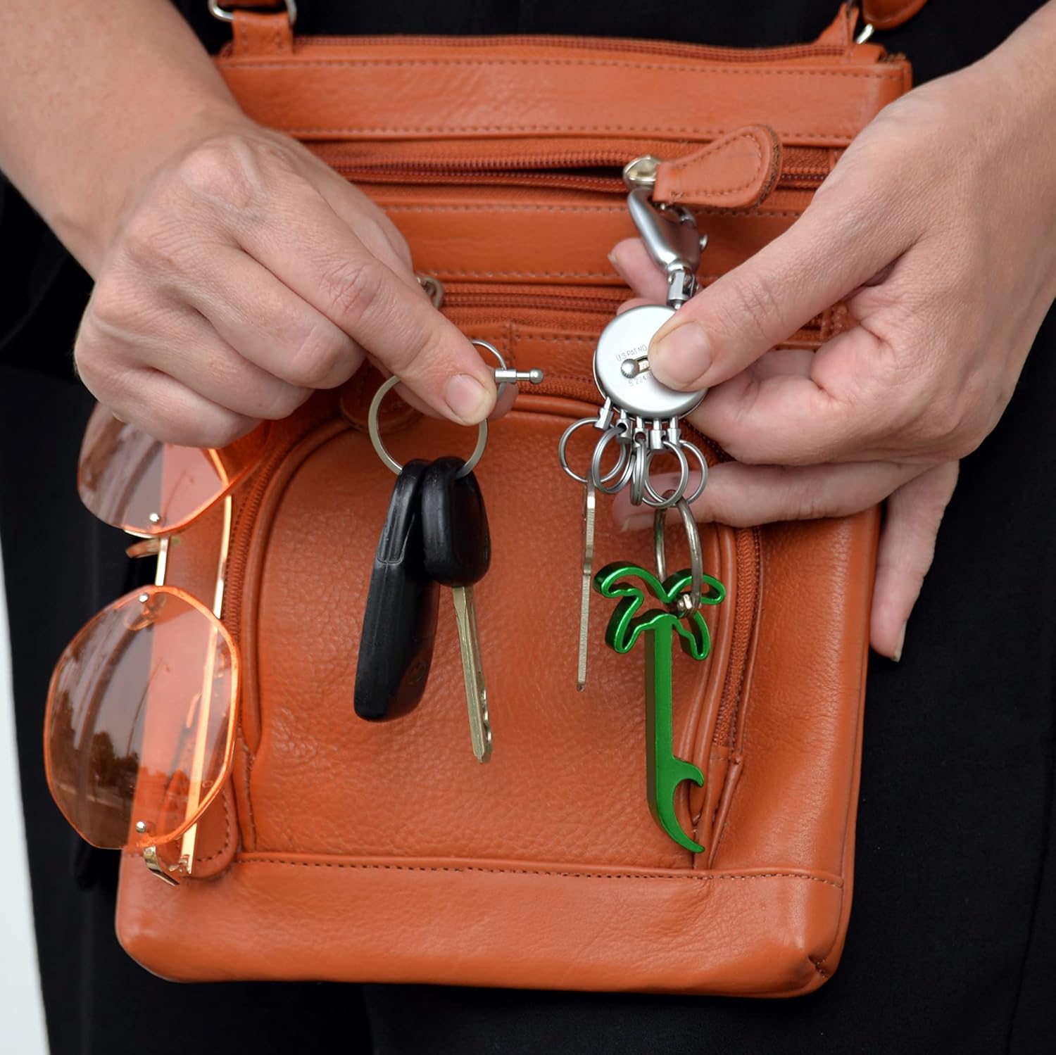 LinksWalker Patent Valet Keychain Quick Release with 6 Key Rings with College Sports Logos