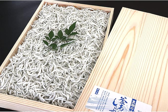 Amazon 特選 釜揚げしらす900g 高級木箱 和歌山県から製造直売 新鮮 産地直送 贈り物にも 紀州のしらす問屋 しらす ちりめん 通販