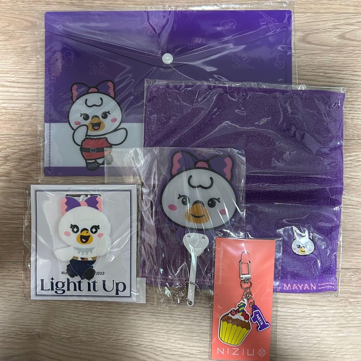 NiziU MAYA MAYAN タオル　マグカップ　ポーチ　3点セット NiziU NIZOO マヤ マヤン MAYA MAYAN セット NiziU MAYA MAYAN タオル
