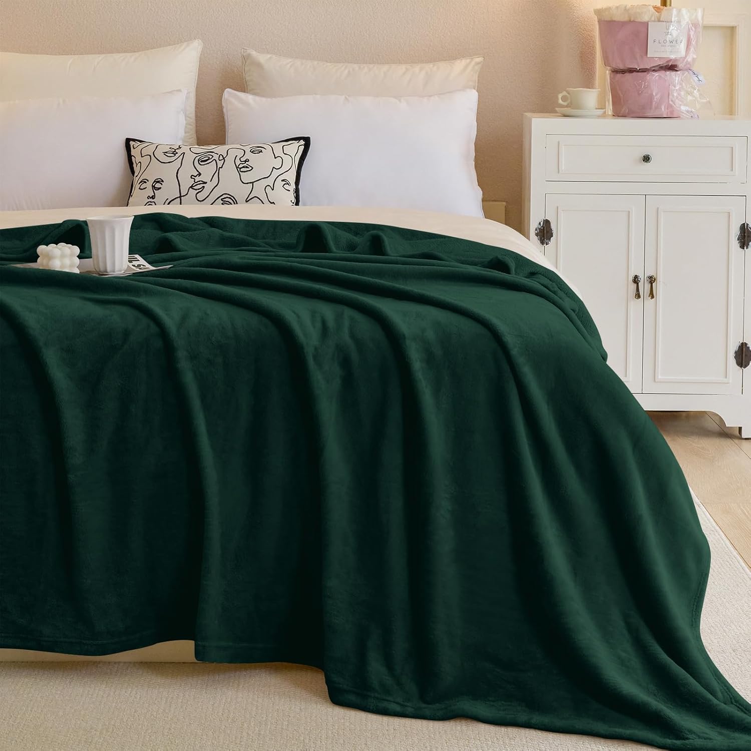 Fleece Blanket King Size, Silky Flannel Fuzzy Blankets for All Season, Cozy & Lightweight, Great for Couch, Bed, Sofa, 108" x 90", Forest Green, King