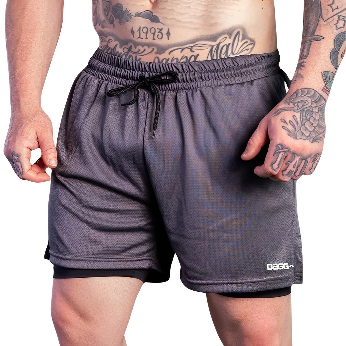 Shorts Bermuda Masculina Esportiva Dagg 2 em 1 com Segunda Pele Calção Academia Corrida Fitness Treino em promoção! Veja a oferta e mais achadinhos de Shorts & Bermudas 2 Hoje é o melhor dia para comprar Shorts Bermuda Masculina Esportiva Dagg 2 em 1 com Segunda Pele Calção Academia Corrida Fitness Treino com aquele preço maroto! Promoção! Aproveite a oferta! 2