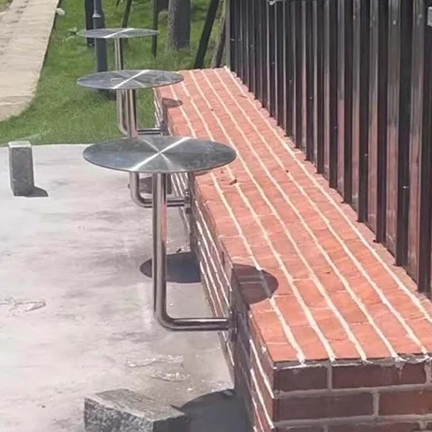 L-Shaped Wall-Mounted Round Tables, Stainless Steel Breakfast Bar Table Leisure Coffee Tea Table for Milk Tea Shop Garden Outdoor Patio Bistro Cafe(19.7x19.7x17.7inch)