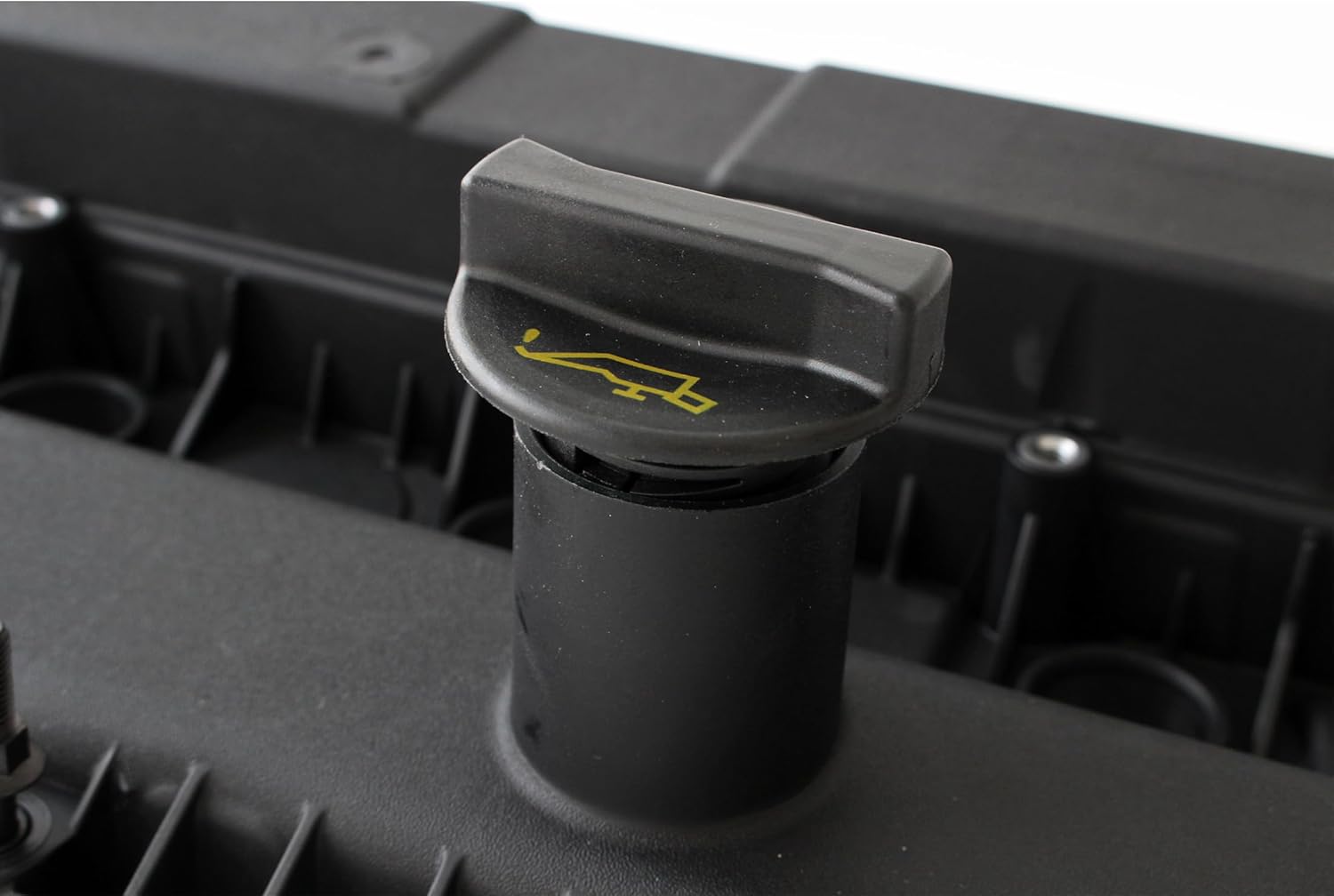 AUCERAMIC Engine Valve Cover with Gasket Kit Compatible with 2012-2014 Ford Focus 2.0L Naturally Aspirated Replace# CM5Z-6582-E CM5Z6582AH