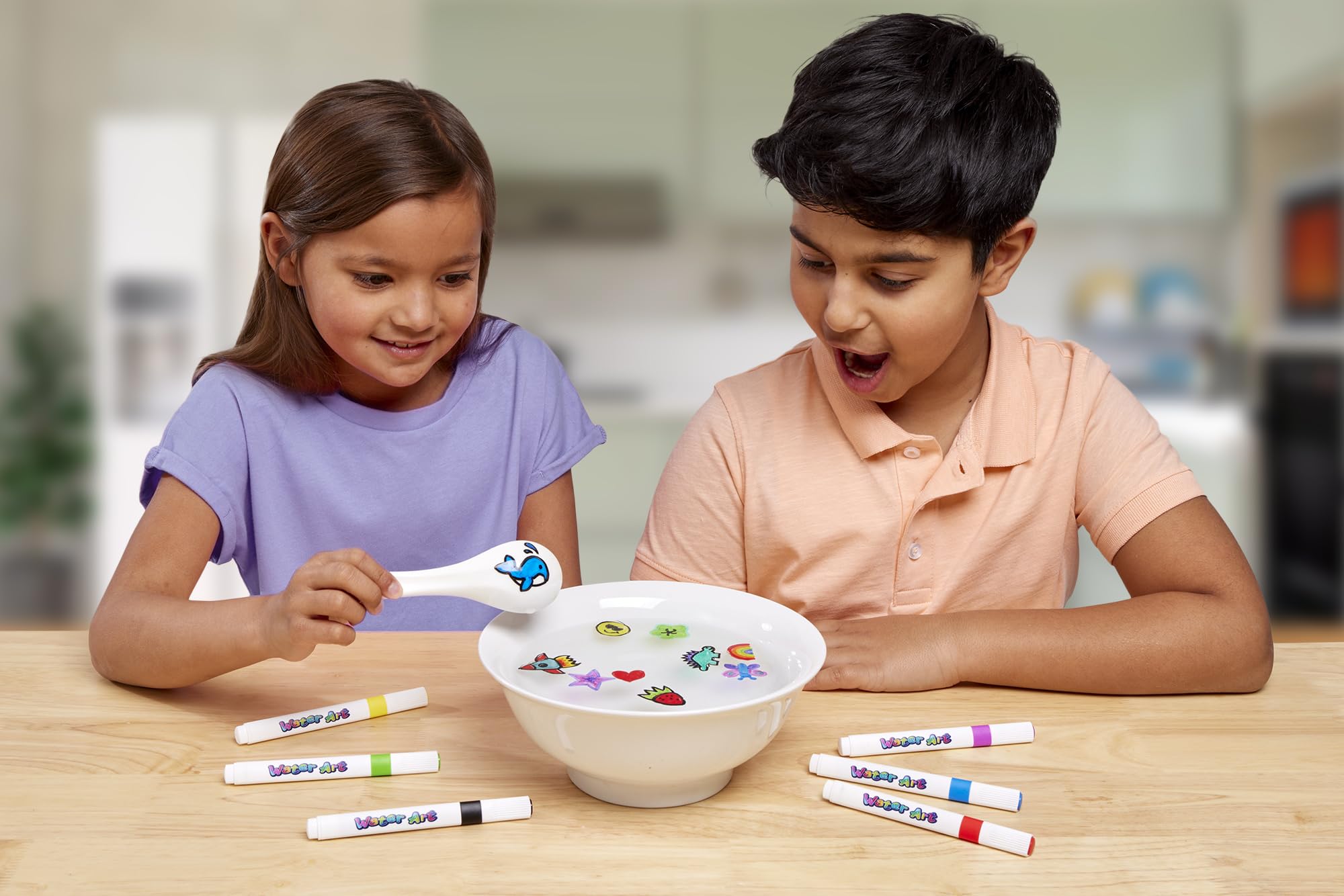 Water Art 6 Pack Magical Water Marker Pens & Ceramic Spoon - Image 2