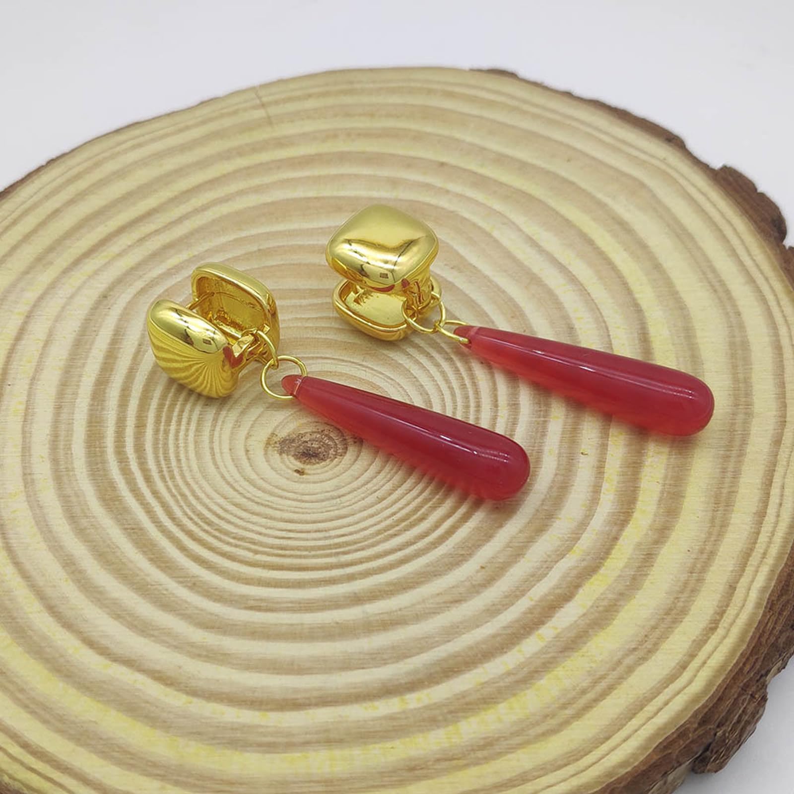 Frieren Earring Anime Frieren Cosplay Ear Clip Jewelry Costume Prop Accessories (red)