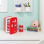Coca-Cola Bouteille de coke classique 4L Mini Réfrigérateur 12V DC et 110V AC Cordons, 6 Refroidisseur portable, réfrigérateur de voyage personnel pour collations Déjeuner, bureau d'accueil du bureau de bureau Dorm, rouge, fabriqué au Canada