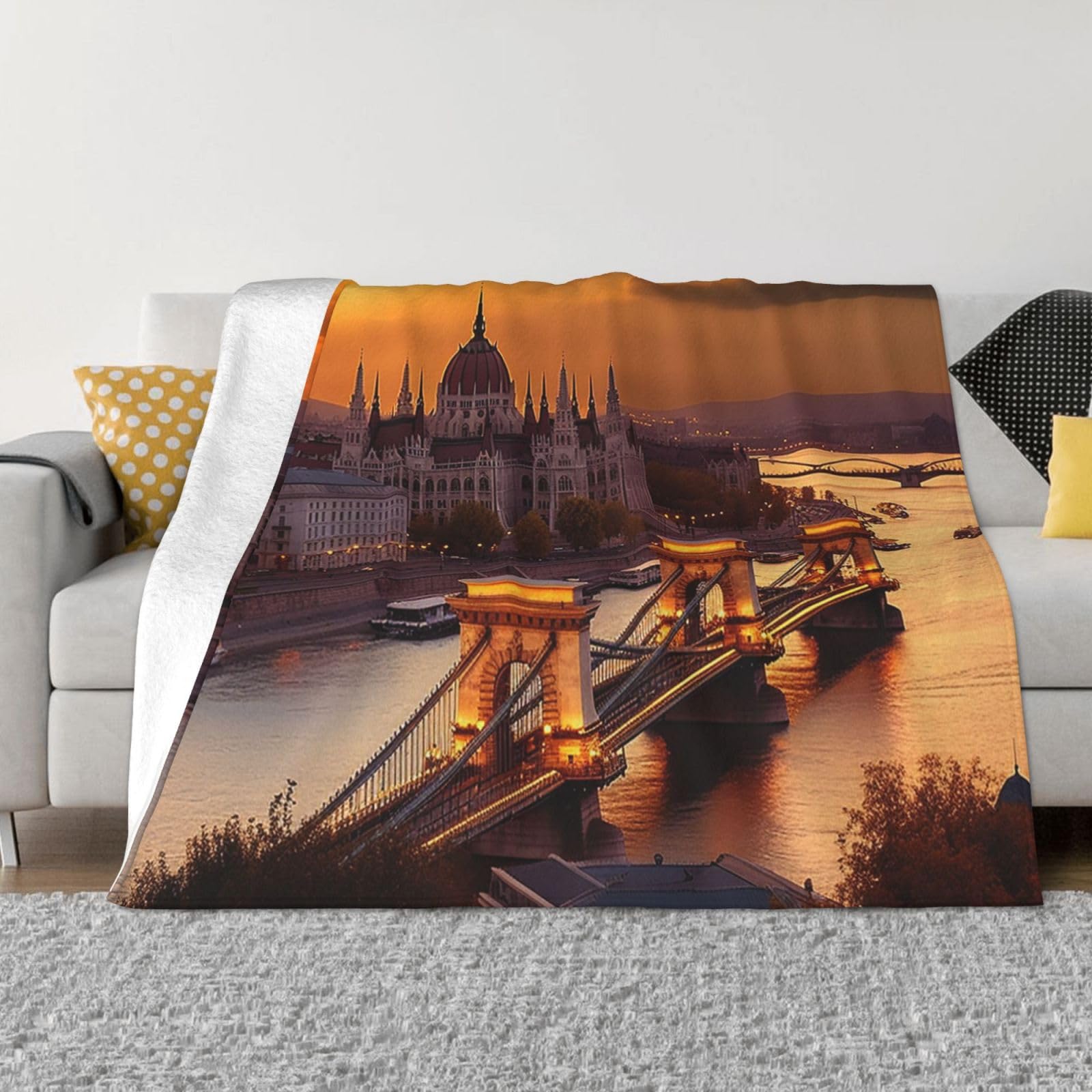 Couverture micro polaire Budapest légère et durable pour lit et canapé