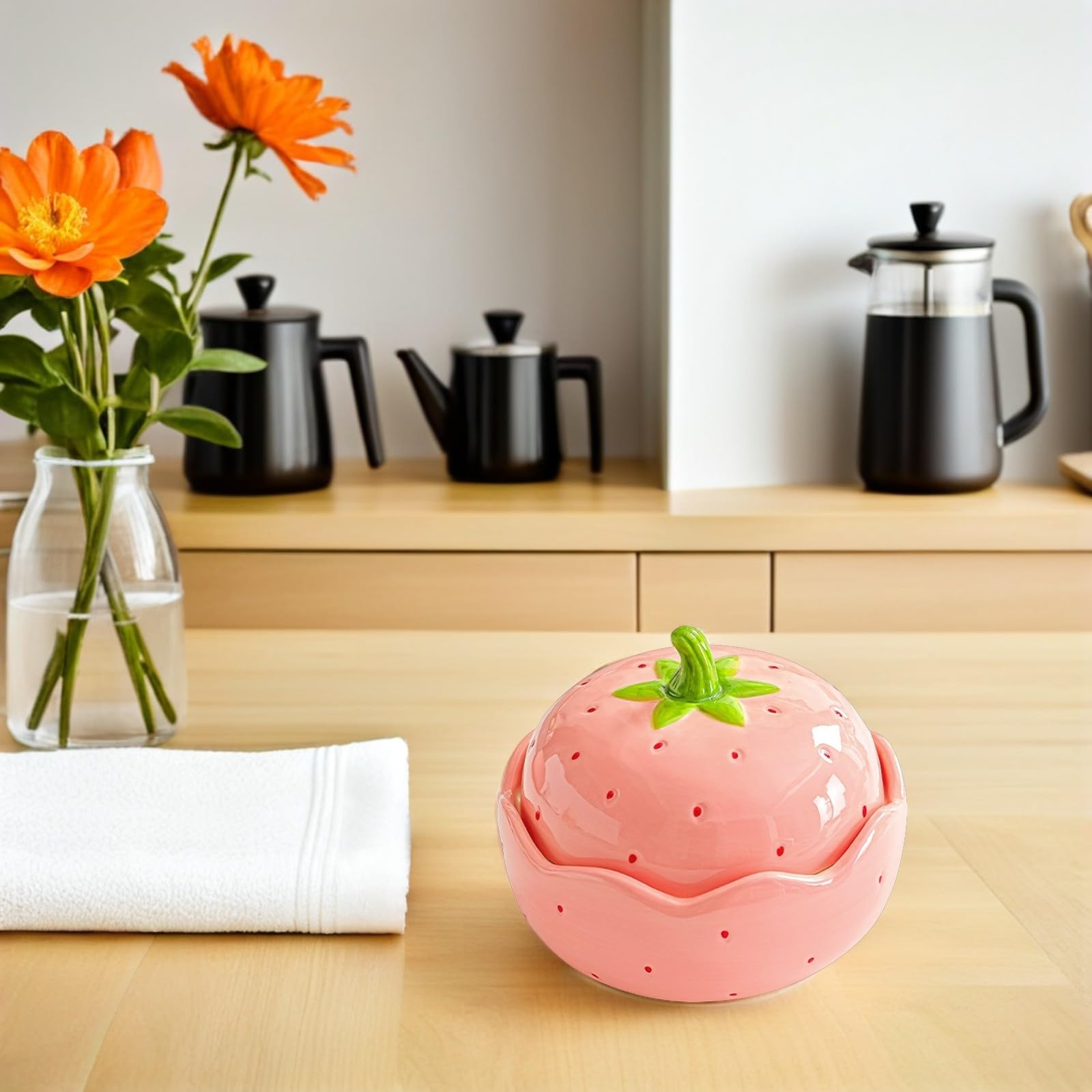 Kichvoe Tazón de Ramen de Cerámica Rosa Fresa con Tapa, 600 Ml | Diseño Decorativo Encantador, Apto para Rutinas Diarias y Trabajo, Conserva el Calor Frescura