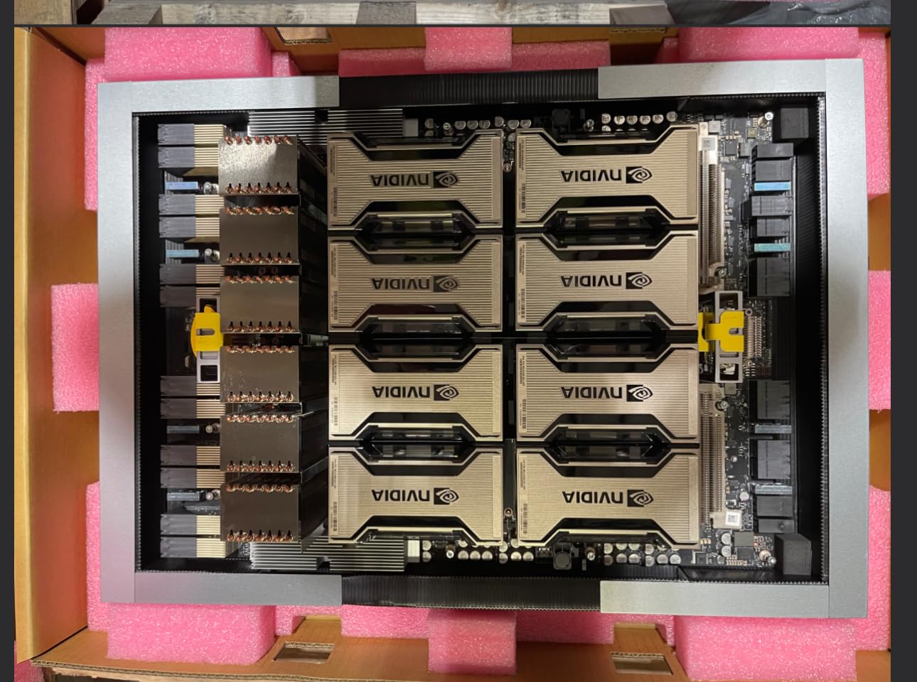 Amazon.com: NVIDIA 935-23587-0000-000 HGX A100 40GB SXM4 8 GPU 基板的通用原廠替換品:  電子