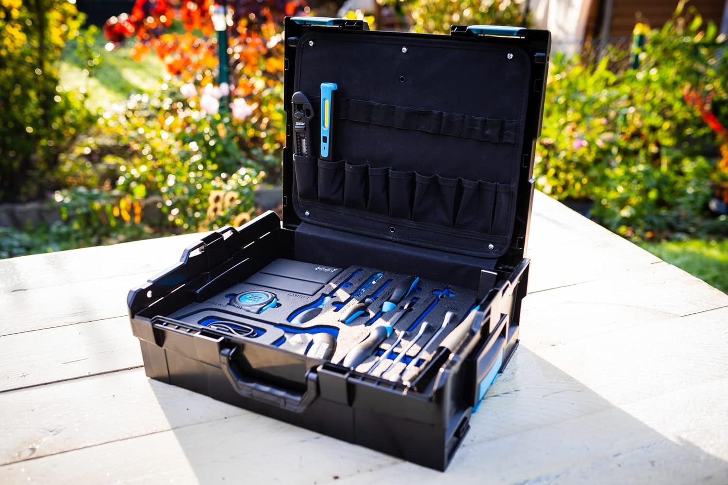 HAZET Juego de herramientas 190L-136/83 I 83 piezas, sistema patentado L-Boxx para encintar, volumen 13,3 l con zonas de etiquetado I Almacenamiento y transporte de herramientas de calidad'.