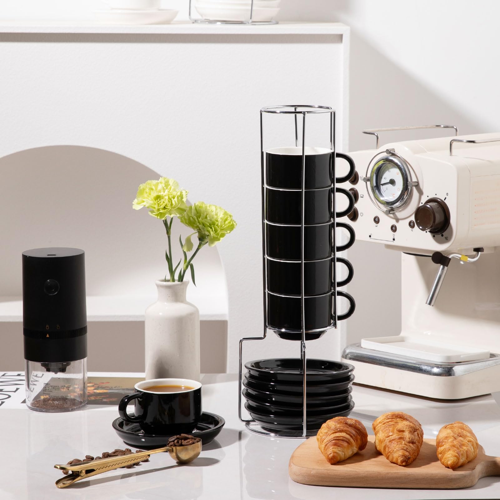 Sweejar Espressotassen aus Keramik, 6er-Set, Espressotasse stapelbar, 118 ml, stapelbare Cappuccinotassen mit Untertassen und Metallständer für Kaffeegetränke, Americano, Latte, Tee (Schwarz)