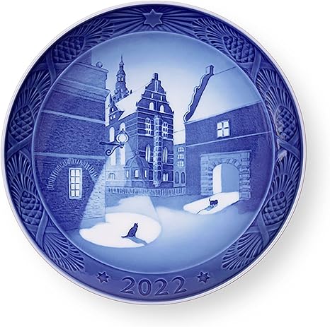 Royal Christmas Picture 2022 Amazon.com: Royal Copenhagen 2022 Christmas Plate 7" : Home & Kitchen