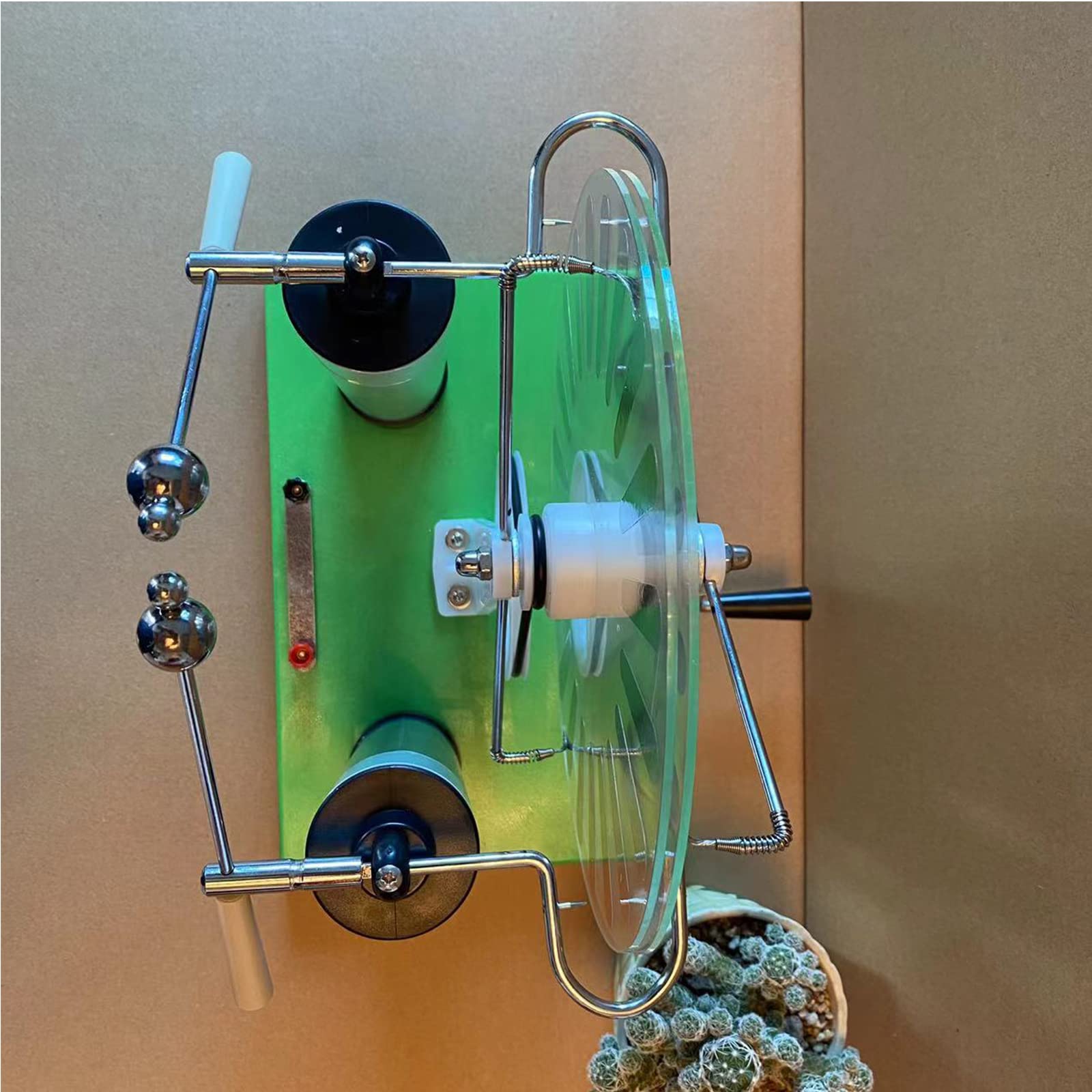 Physik-Demonstrationsexperimentiergerät für Induktionsmotoren als Lehrmittel für den Physikunterricht an Gymnasien,
