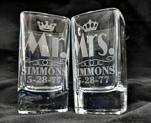 Miniatura 2 de Queen King Future MR. and MRS. Juego de 2 vasos de chupito personalizados grabados personalizados para bodas, fiestas, nombre y fecha