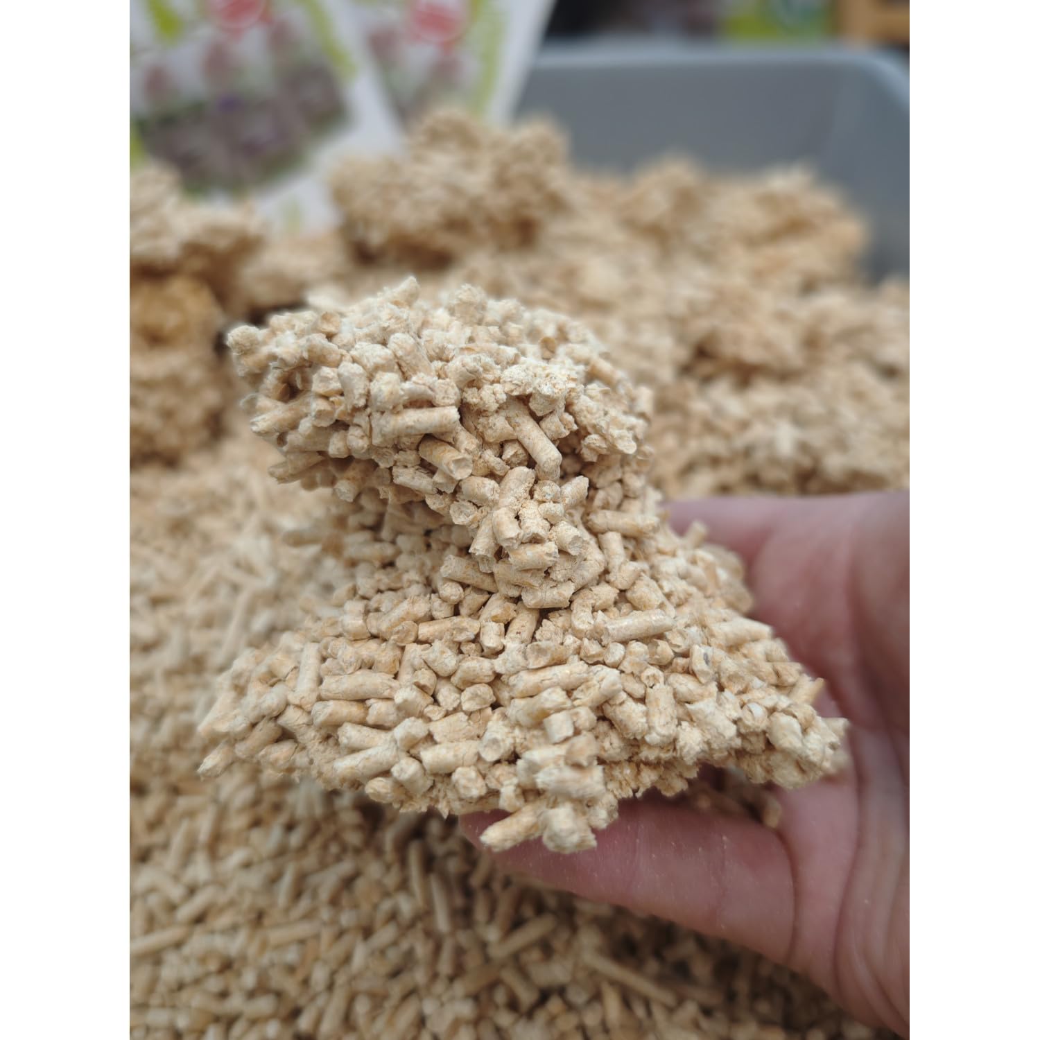 Animax Golden Line Lettiera agglomerante 3 mm a bassa polvere assorbimento odori adatta gatti coniglietti roditori biodegradabili compostabili (20L)