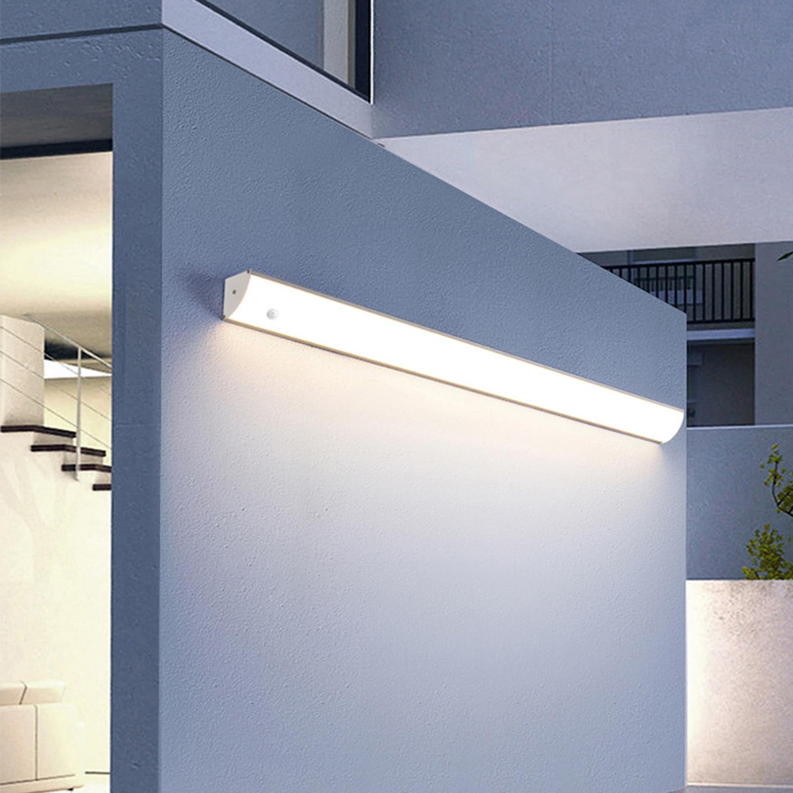 Nowoczesna prostokątna lampa ścienna IP65, wodoodporna lampa ścienna z czujnikiem ruchu, długa taśma świetlna, do patio, salonu, podwórza i ogrodu, oświetlenie wewnętrzne (120 cm, ciepłe światło)
