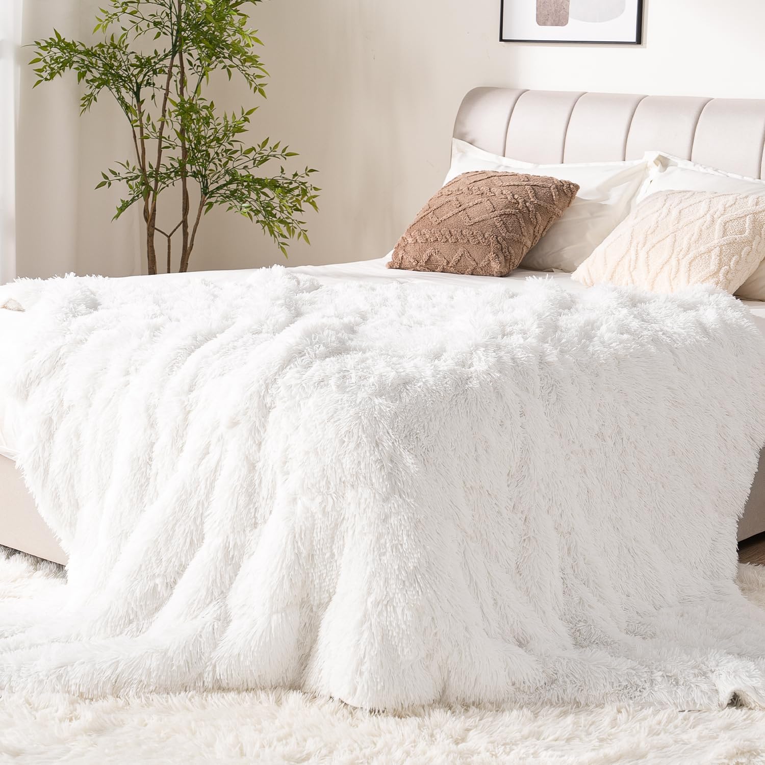 Kaisa Shaggy Lengthy Fur Fake Fur Weighted Blankets 15 Kilos for Adults 48″x72″ Queen Dimension, Reversible Sherpa Weighted Blankets, Fluffy and Heat Weighted Blanket for Presents, Cream White