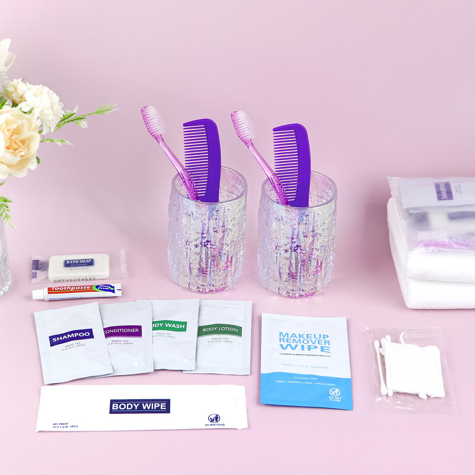 Lot de 50 kits d'articles de toilette de voyage en vrac, kit d'hygiène personnelle, kit d'hygiène jetable, fournitures pour soins des personnes sans domicile, kit de bienfaisance pour la