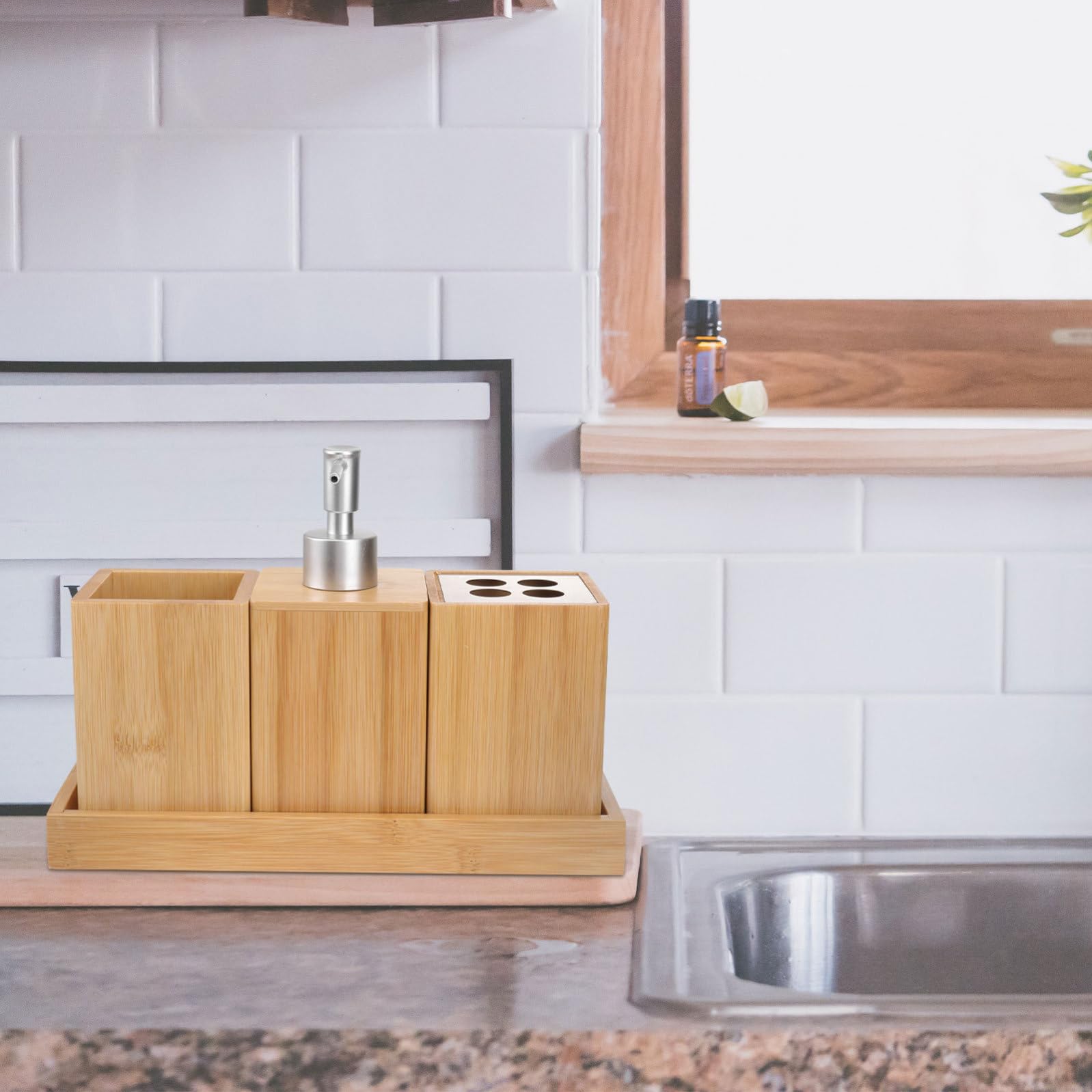 Set Accessori Bagno in Bamboo e Legno, 4 Pezzi Marrone | Ceramica e Argento, Organizzatore per Lavabo, Look Elegante per Casa e Bagno Ospiti