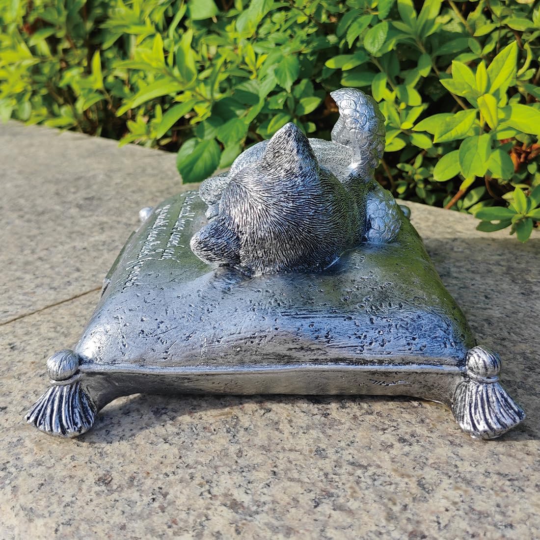 HJHHARTAPACE Personalized Cat Memorial Stones, Cat Statue Sleeping on Pillow Memorial Garden Stone, Cat Headstone for Grave, Cat Tombstones, Loss of Cat Sympathy Grave Marker