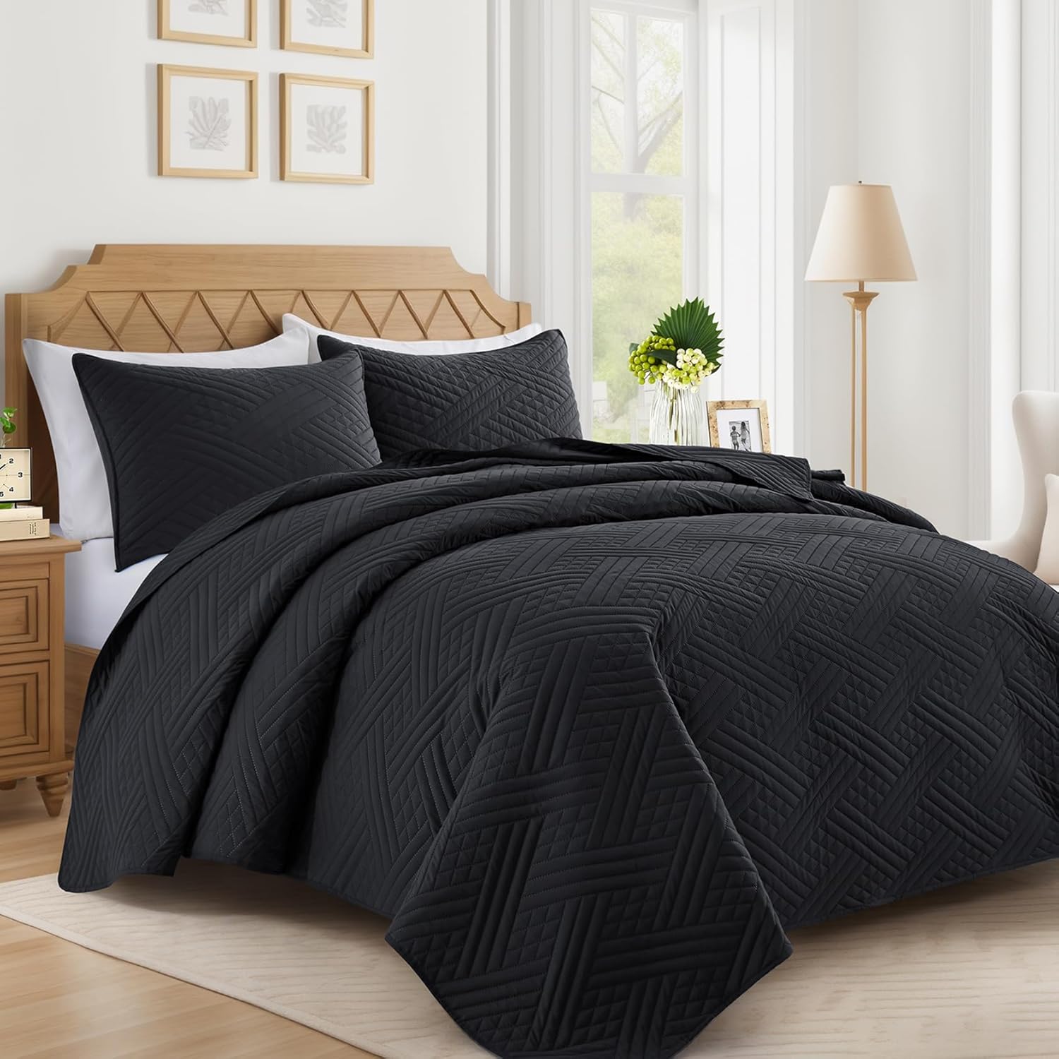Lavsiry Black Quilt California King Size with Striped Pattern, Lightweight Soft Summer Thin Microfiber Bedspread & Coverlet Bedding Set for All Seasons - 3 Piece(1 Quilt, 2 Pillow Shams)