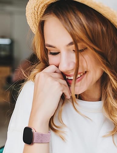 Vista 15 de Paquete de 3 bandas grabadas de dibujos animados compatibles con Fitbit Versa 4 Bands/Fitbit Versa 3 Bands/Sense/Sense 2 Band para mujer, bonita