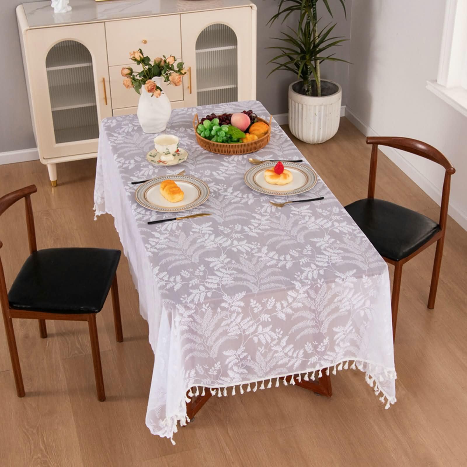 Nappe anti tache grande taille pour protéger vos tables des repas