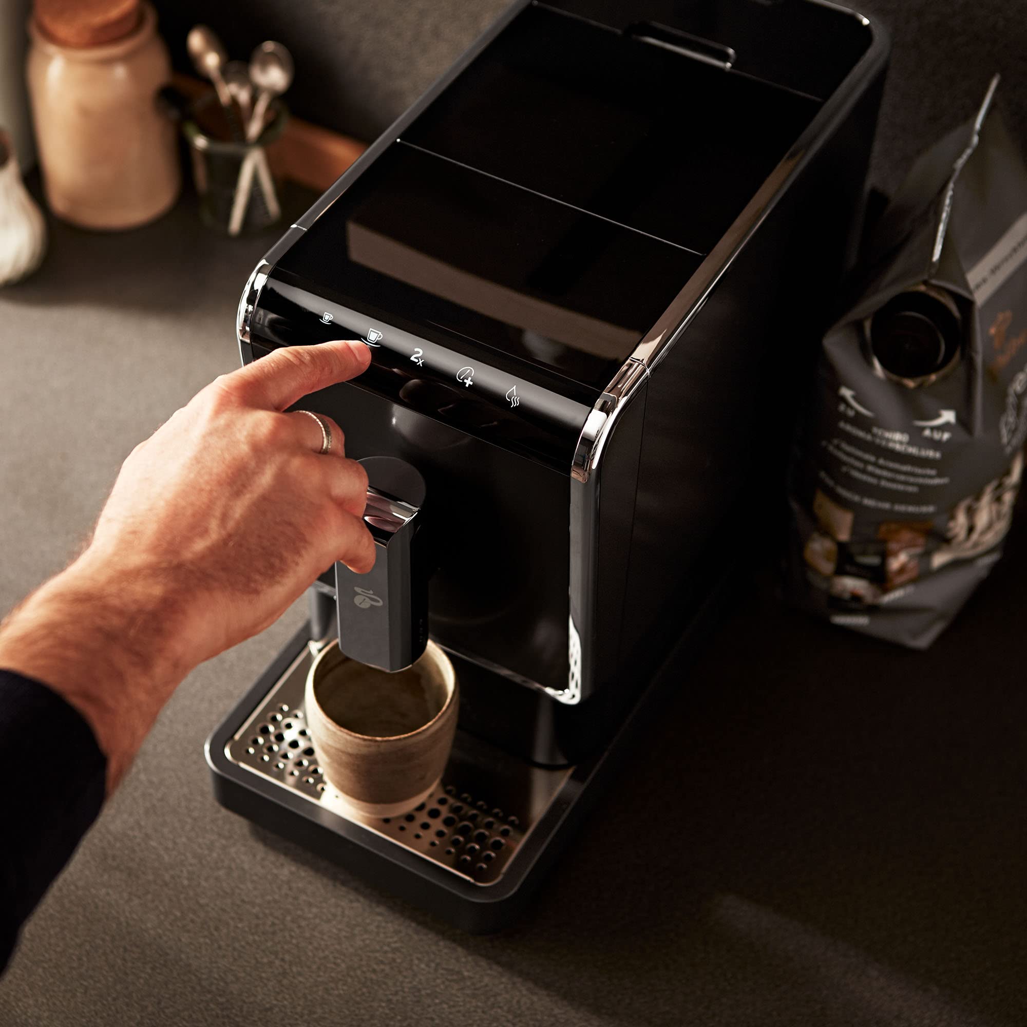Tchibo Kaffeevollautomat Esperto Caffè 1.1 für Caffè Crema und Espresso, Anthrazit