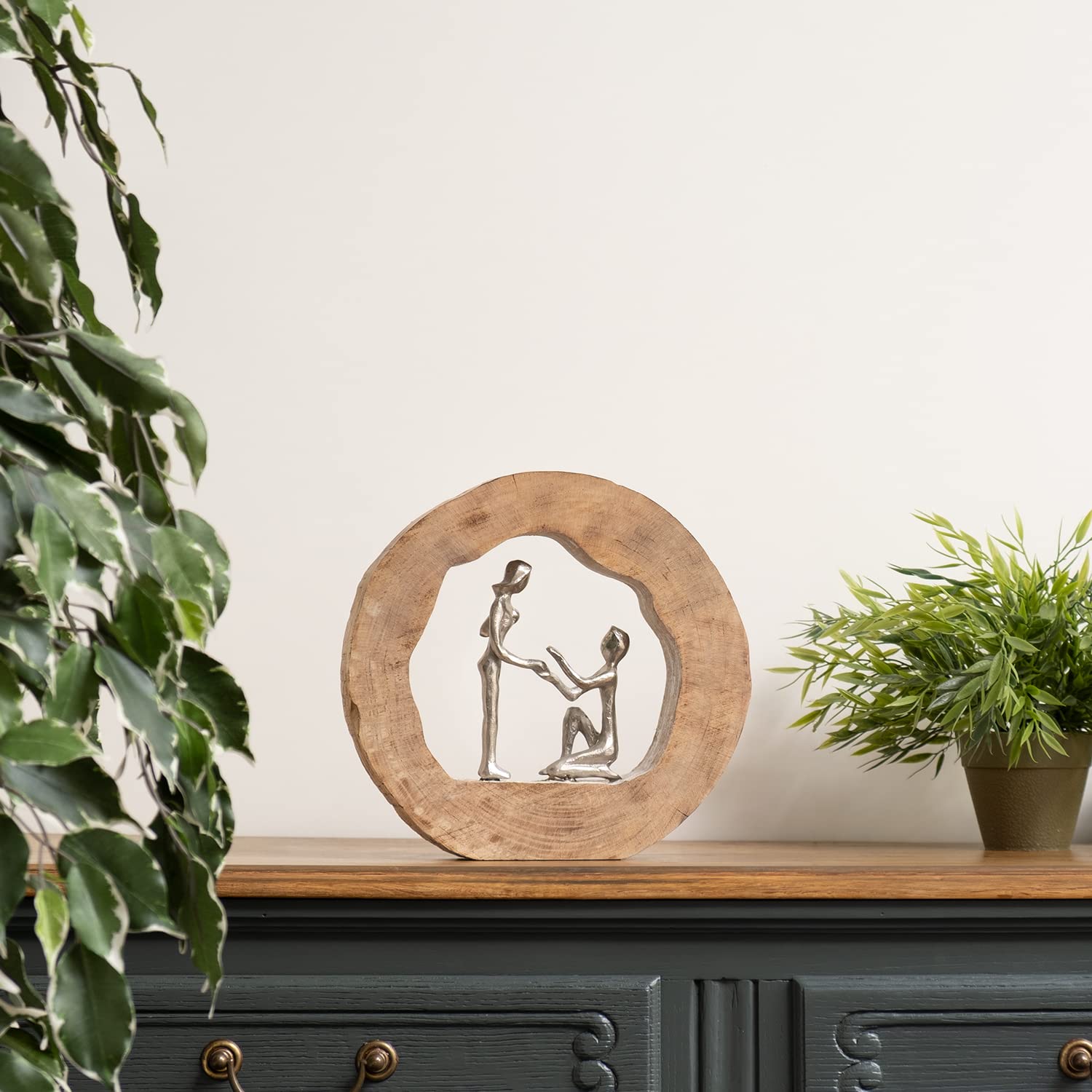 Moritz Forever 28 cm Plata – Escultura de madera de mango, propuesta de matrimonio, amor moderno | Par de aluminio en madera natural, hecho a mano y único, romántico regalo de aniversario de boda, propuesta o San Valentín