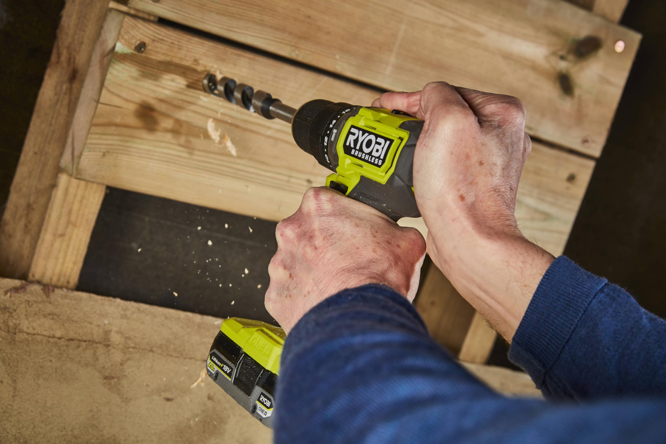 Ryobi Trapano Avvitatore a Percussione 18V ONE+ Brushless, Mandrino in Metallo 13 mm, Coppia 54 Nm, 2 Batterie (4.0Ah e 2.0Ah), Caricabatterie, Borsa, Inserti, RPD18BL1‑2C42S