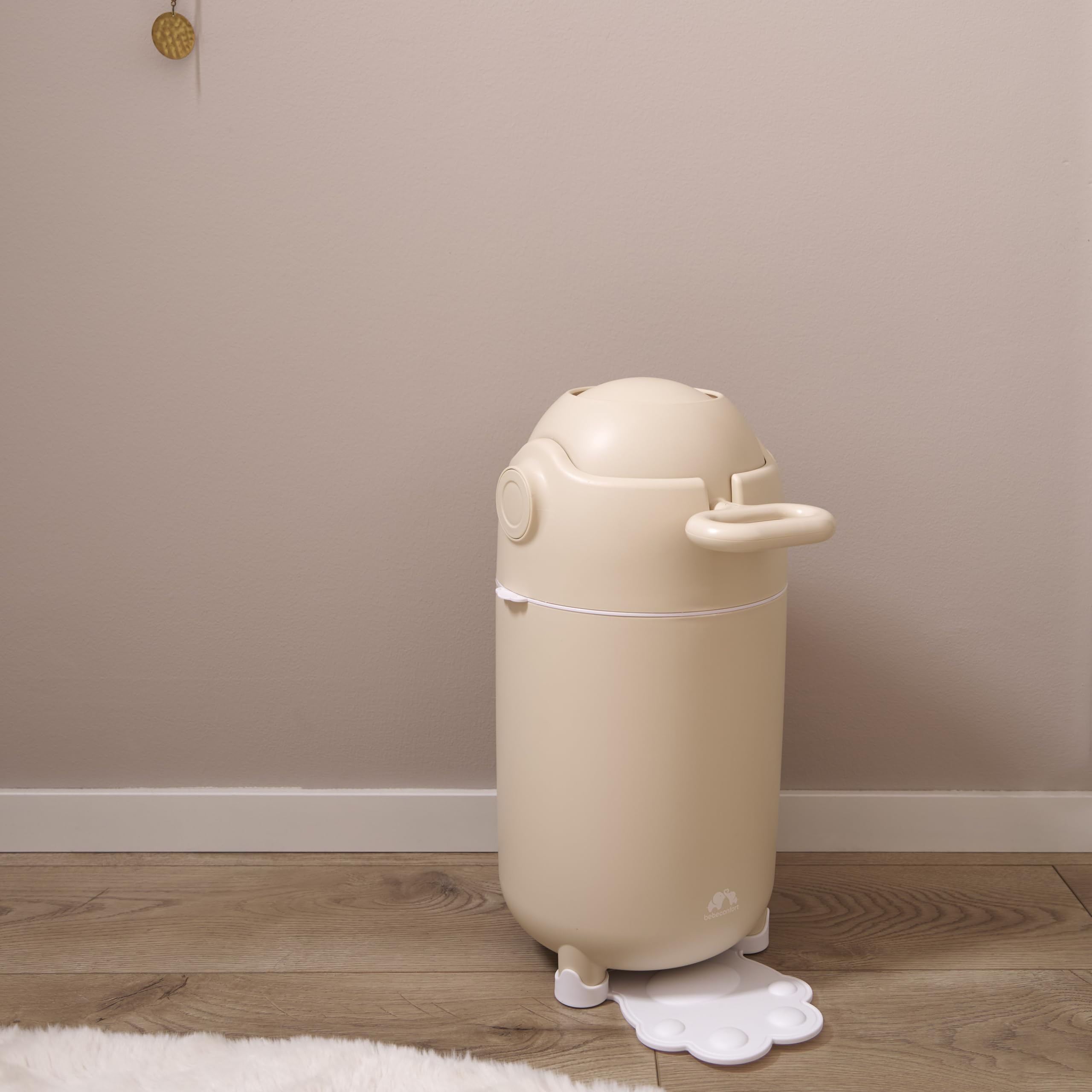 Bebeconfort Papelera Pañales Talla M, Tapa Antiolor, Compatible con Cualquier Bolsa Basura, Capacidad Máx. 20 Pañales, Uso con Una Sola Mano, Tamaño Conveniente para Almacenaje, Fácil Limpieza, Gris