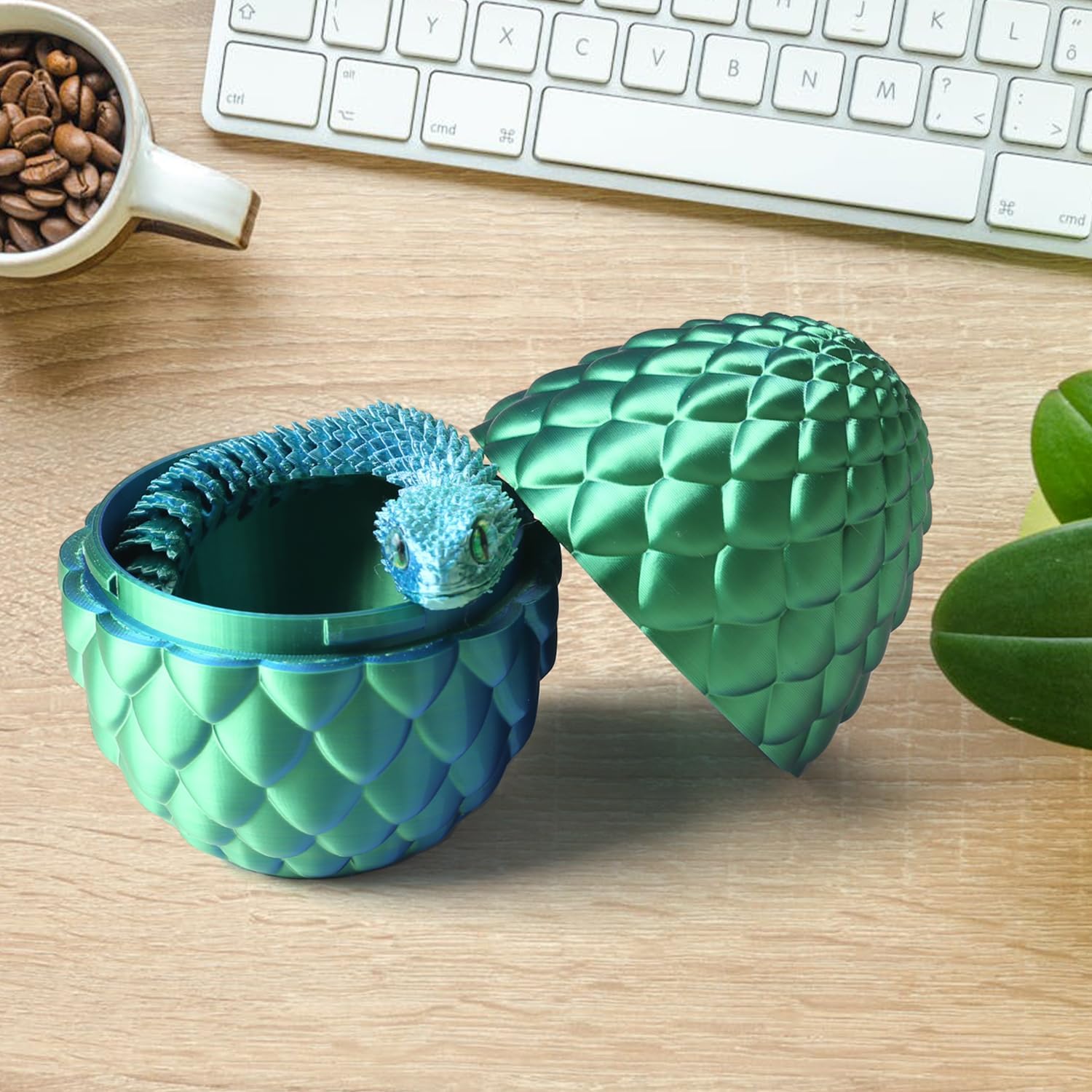 3D Printed Snake with Egg Inside, Realistic 3D Printed Snake Toy with Flexible Joints Lifelike Design Ideal for Collectors and Display Unique 3D Printed Fidget Toy Animal（Blue Green）