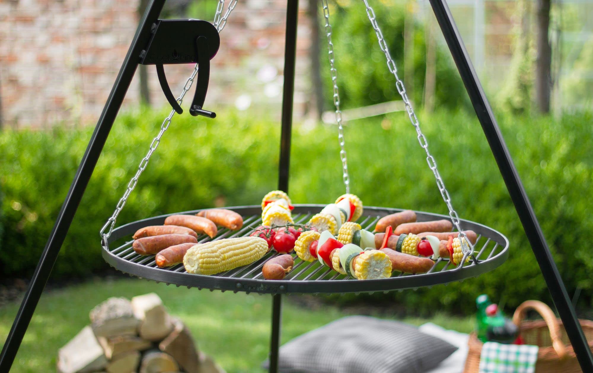 gartendekoparadies.de Grille grill pivotante trépied hauteur 180 cm avec grille en acier brut et manivelle, fabrication de haute qualité (Grille de gril Ø 70)
