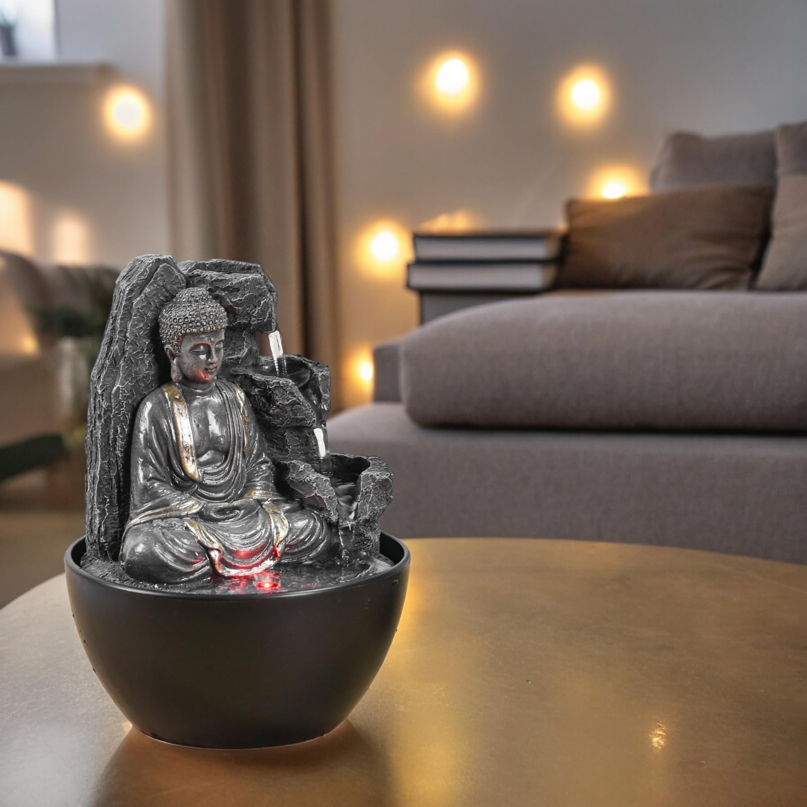 Fuente de Interior de Buda Relajante – Fuente Cascade – Decoración Zen Feng Shui – Idea de Regalo Elegante y útil – Fuente de Mesa con luz LED – 18 cm – Revata Zen'Light
