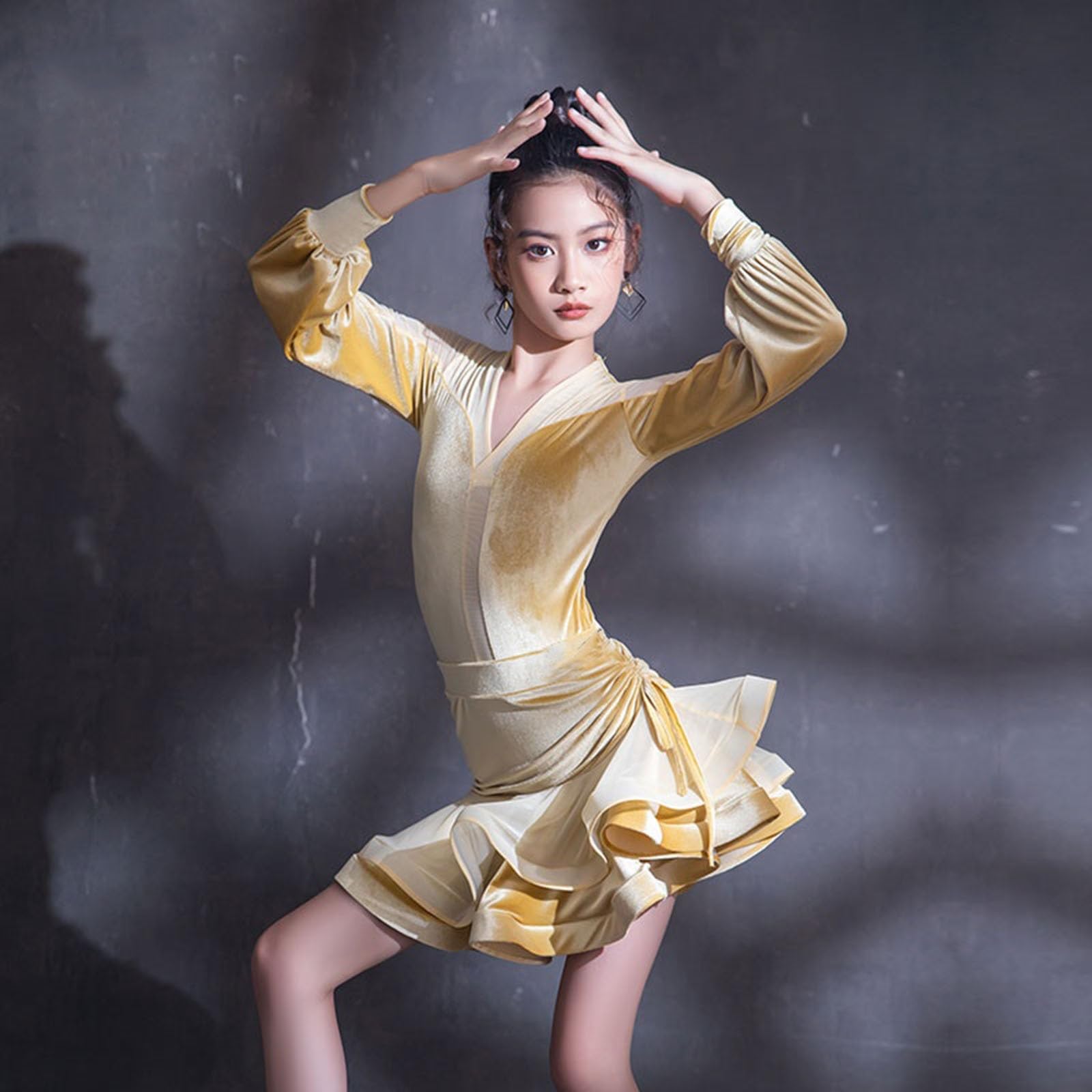 Abiti da Ballo Latino for Bambini Body E Gonna A Maniche Lunghe in Velluto Autunno Inverno for Bambina Nuovo Vestito da Ballo 2024 for Rumba Samba Cha Cha Tango Costume da Ballo
