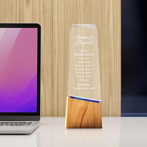 Miniatura 6 de Baudville Trofeo grabado personalizado, base de madera y cristal acentuado azul, diseño moderno