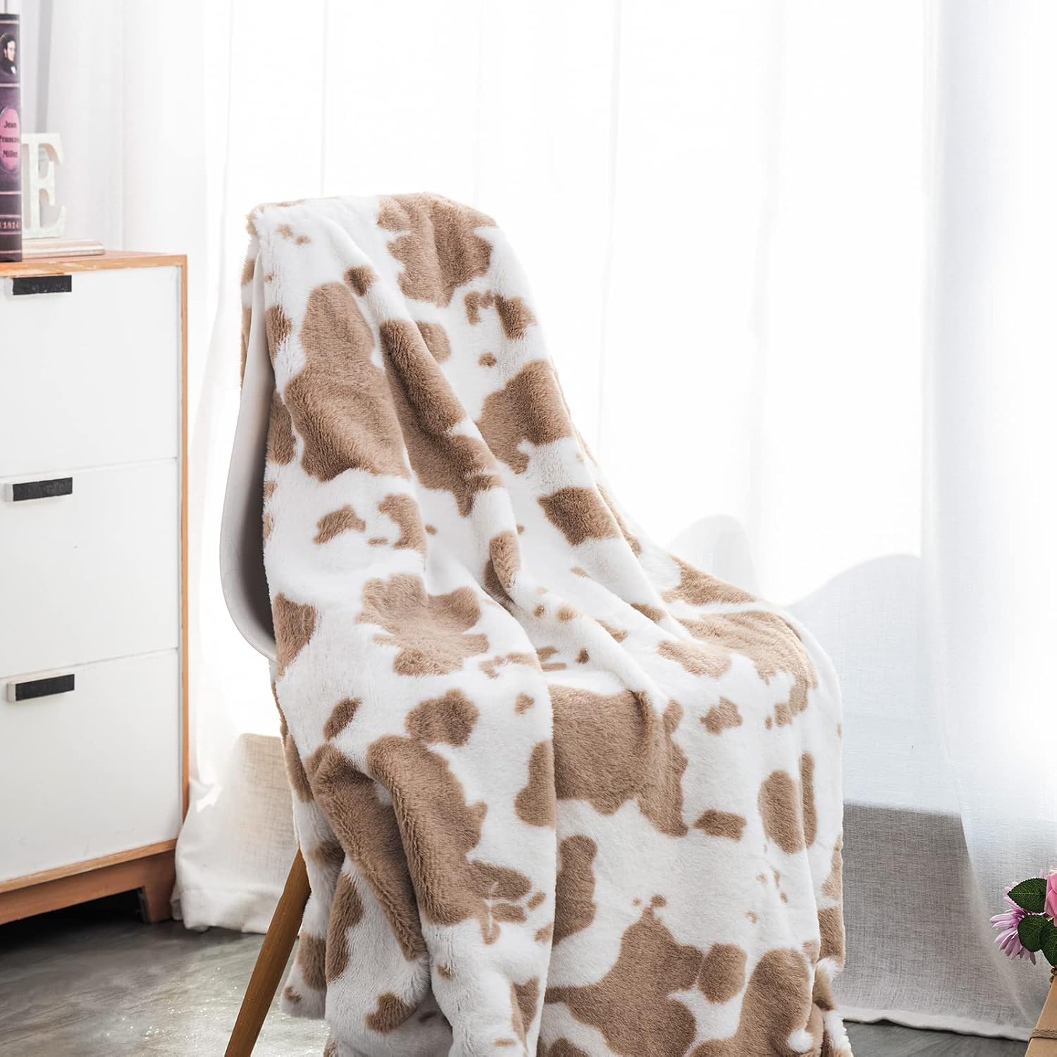 Paper Jazz Cartoon Cow Print Soft Flannel Throw Blanket