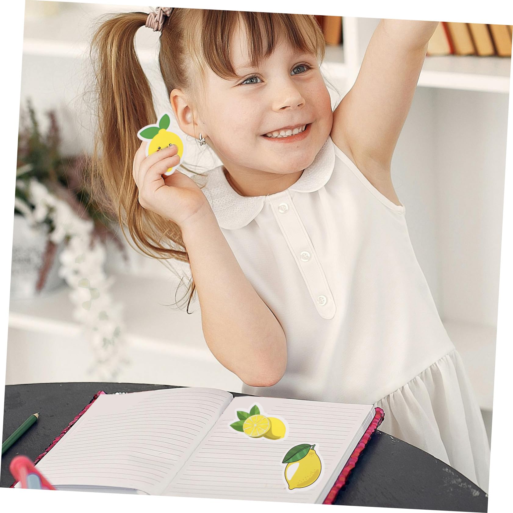 Mipcase 50 Pegatinas de Limón Adorables para Scrapbooking y Decoración, Autoadhesivas, Seguras para Usar en Ordenador y Maletas, Diseño Infantil Amarillo